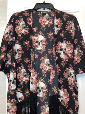 Hot Topic Black Floral Skull Open Kimono with Pink Roses